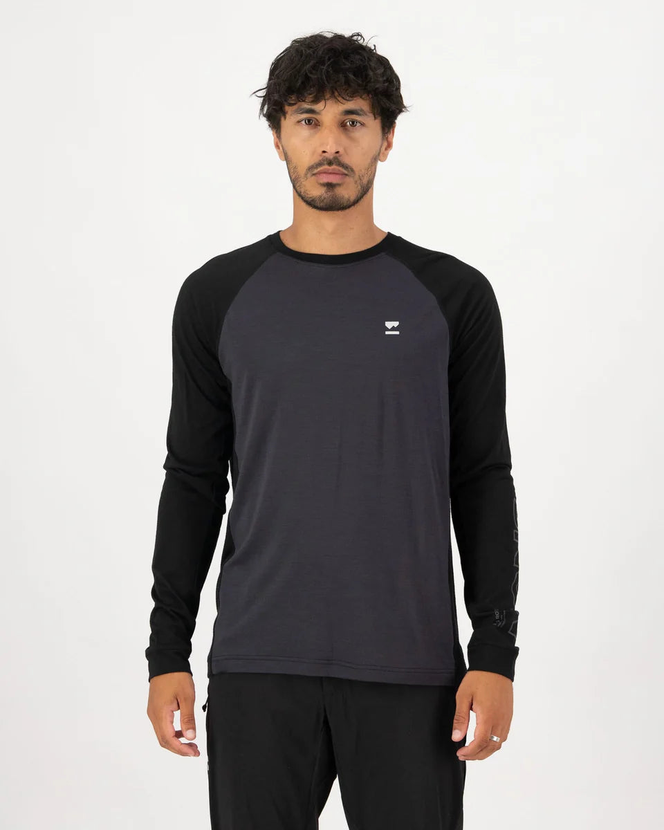 Mons Royale Mens Tarn Merino Long Sleeve 9 Iron Black