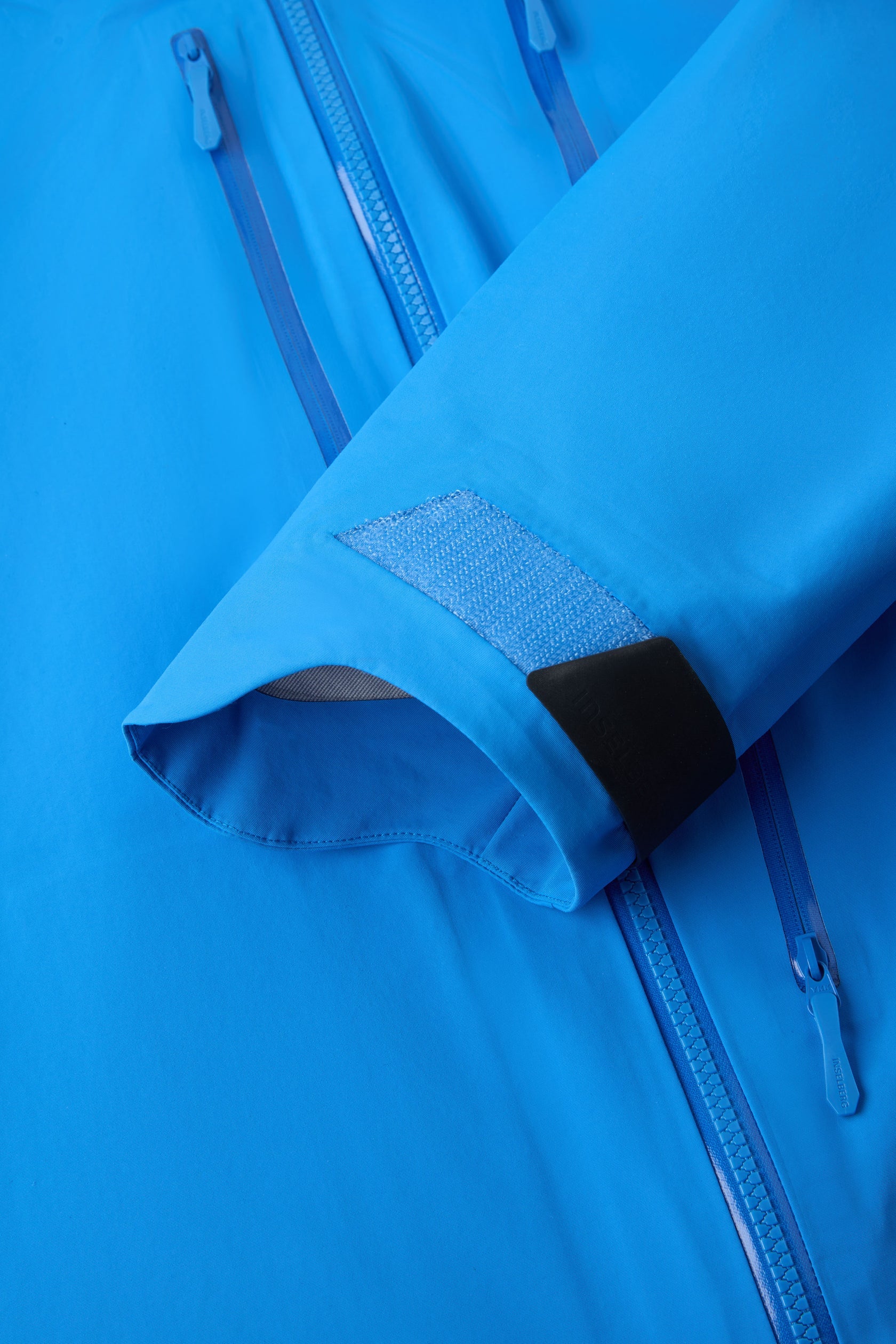 Inselberg Mens Axiom Shell