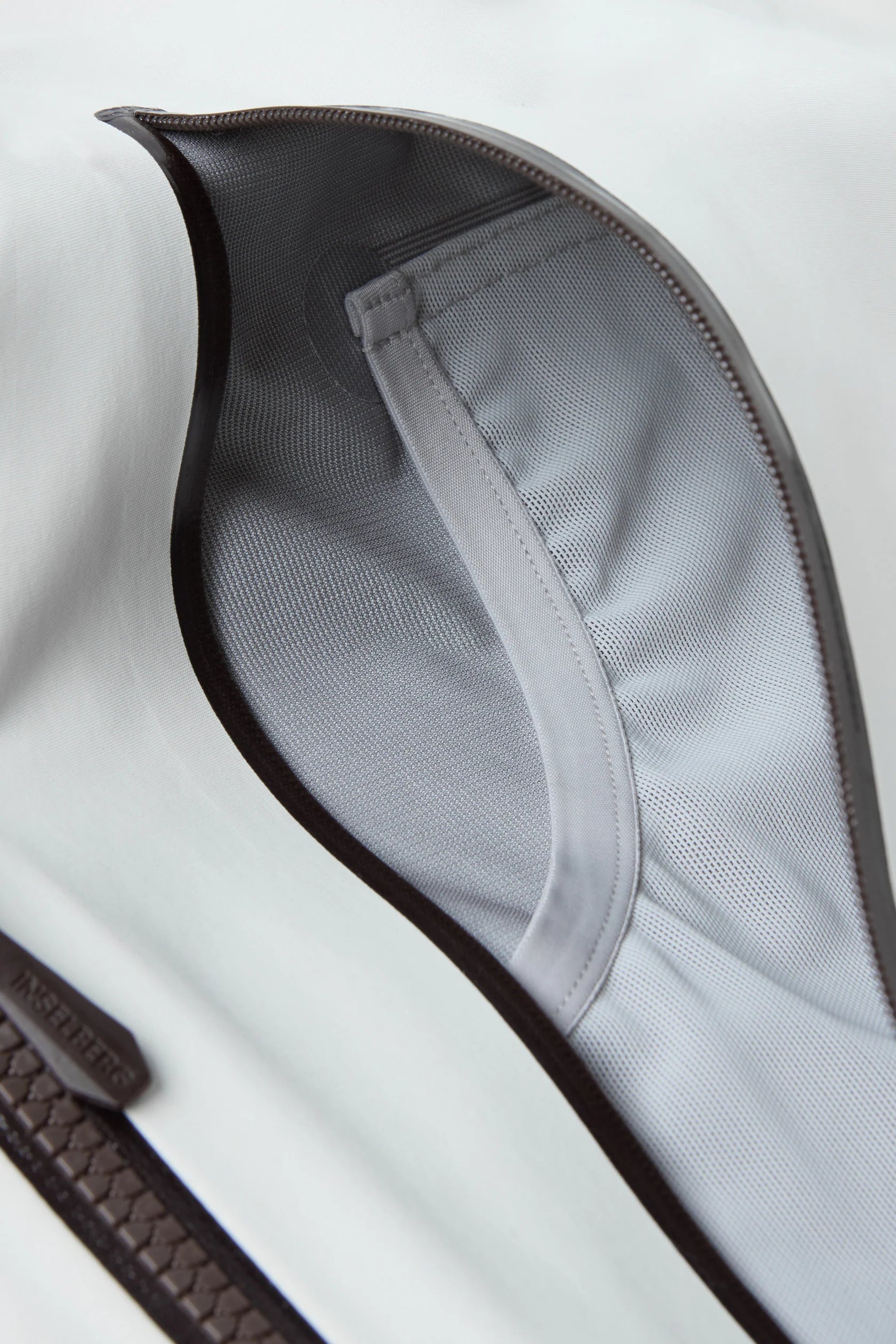 Inselberg Mens Axiom Shell