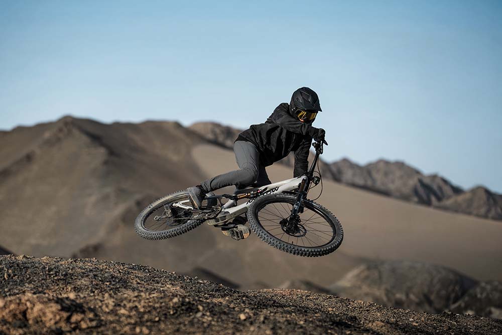 Amflow PX Carbon Pro (700Wh) Full Suspension E-Bike – Racers Edge NZ