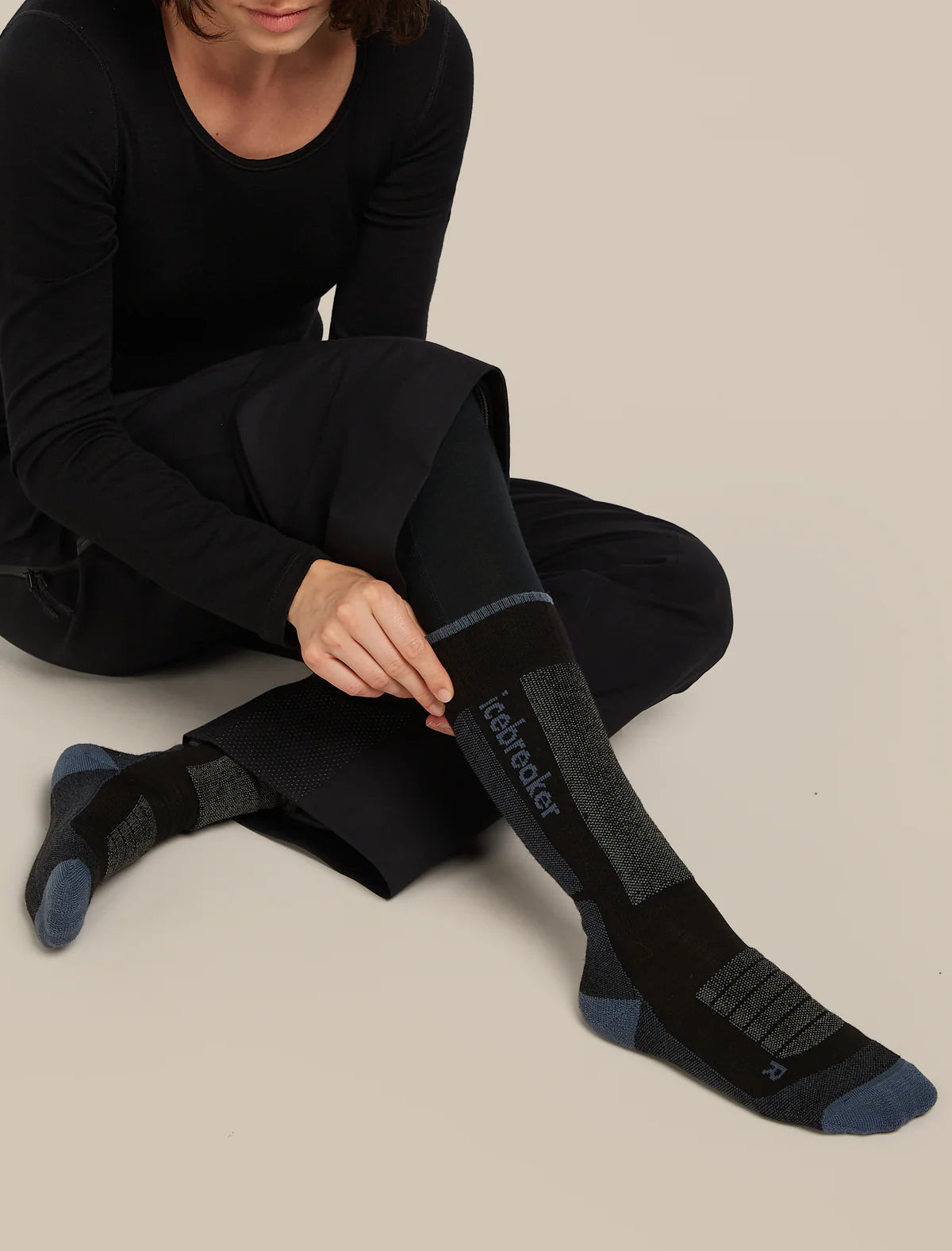 Icebreaker Womens Merino Blend Ski+ Medium OTC BLACK DAWN GRAPHITE