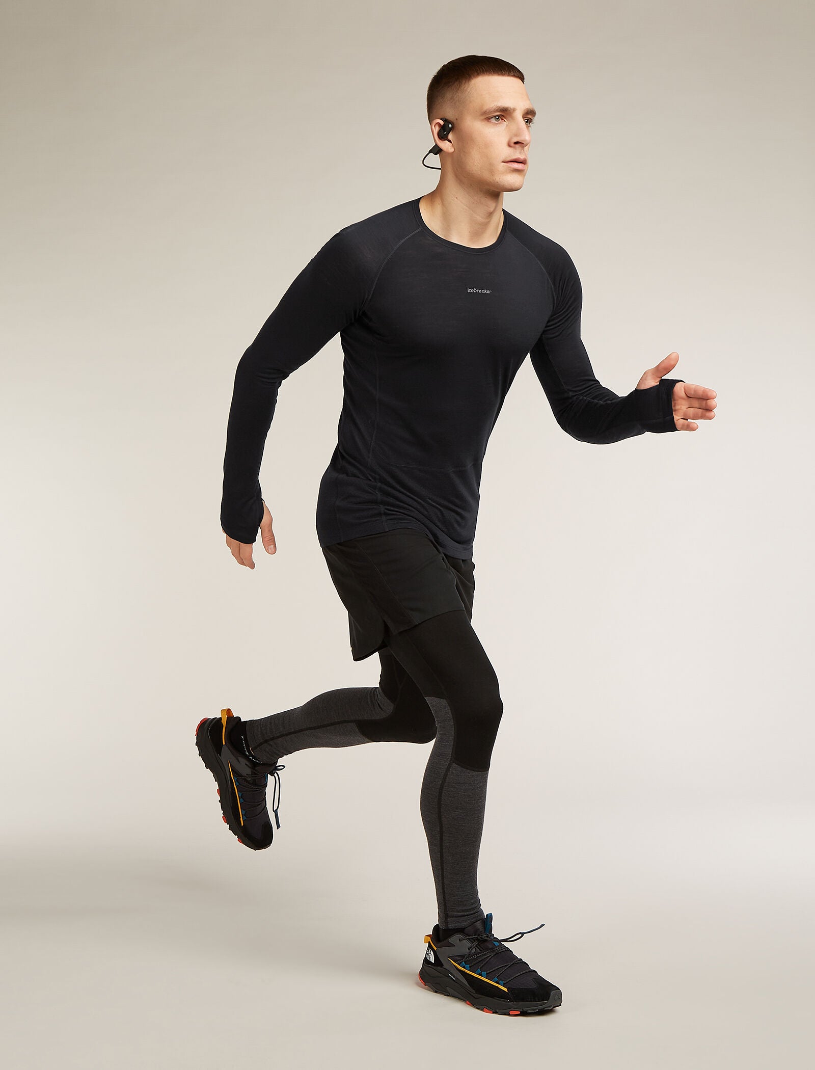 Icebreaker Mens Merino Blend 125 ZoneKnit LS Crewe Medium Black