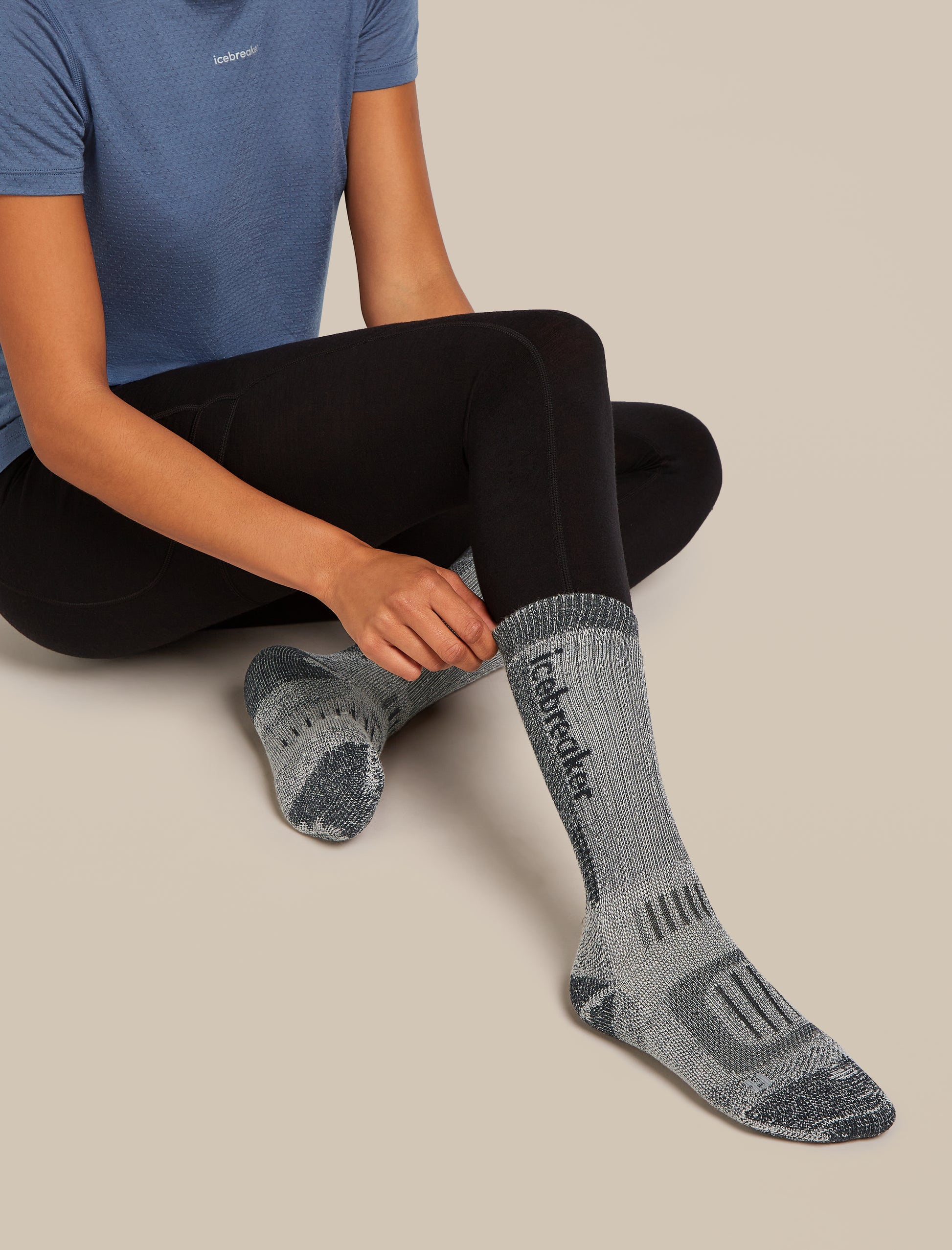 Icebreaker Womens Merino Hike+ Mountaineer Mid Calf Medium Jet Hthr Black