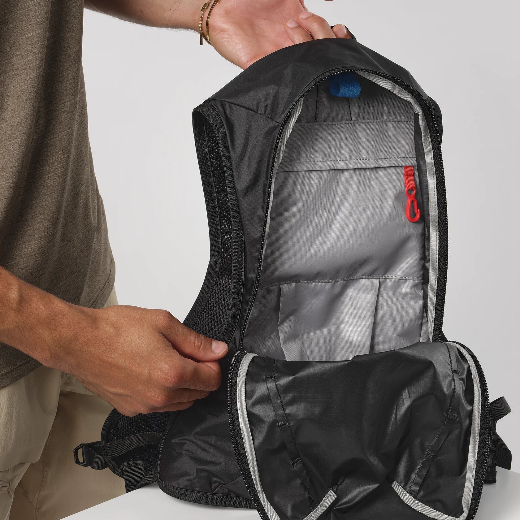 Salomon Cross 8 Backpack