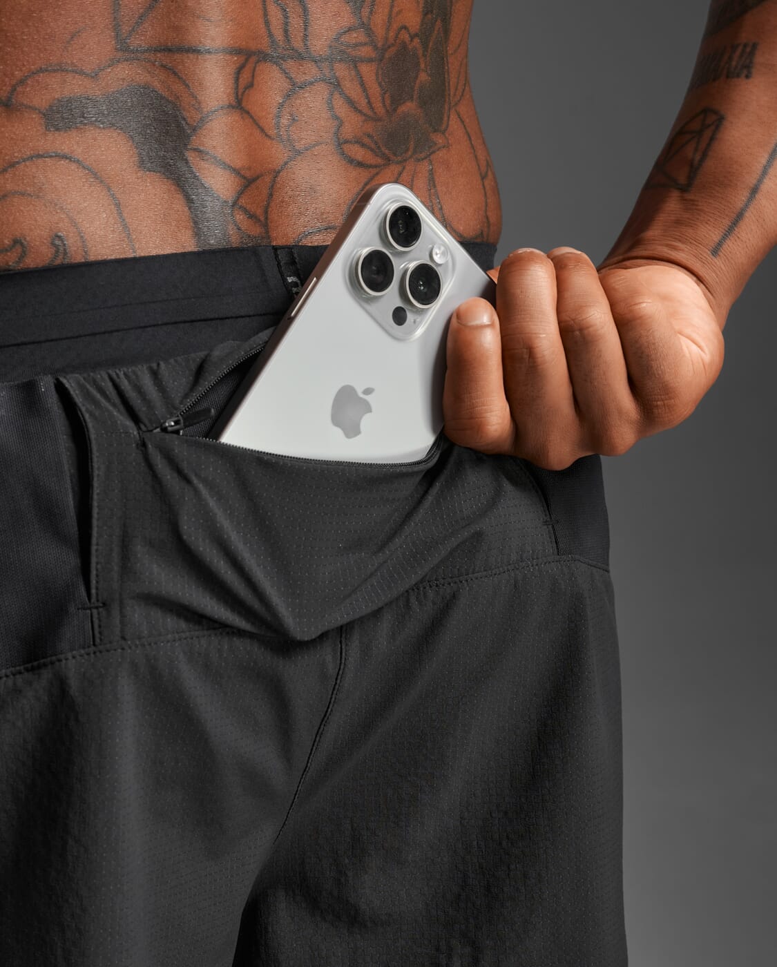 2XU Mens Light Speed Stash 5 Inch Shorts