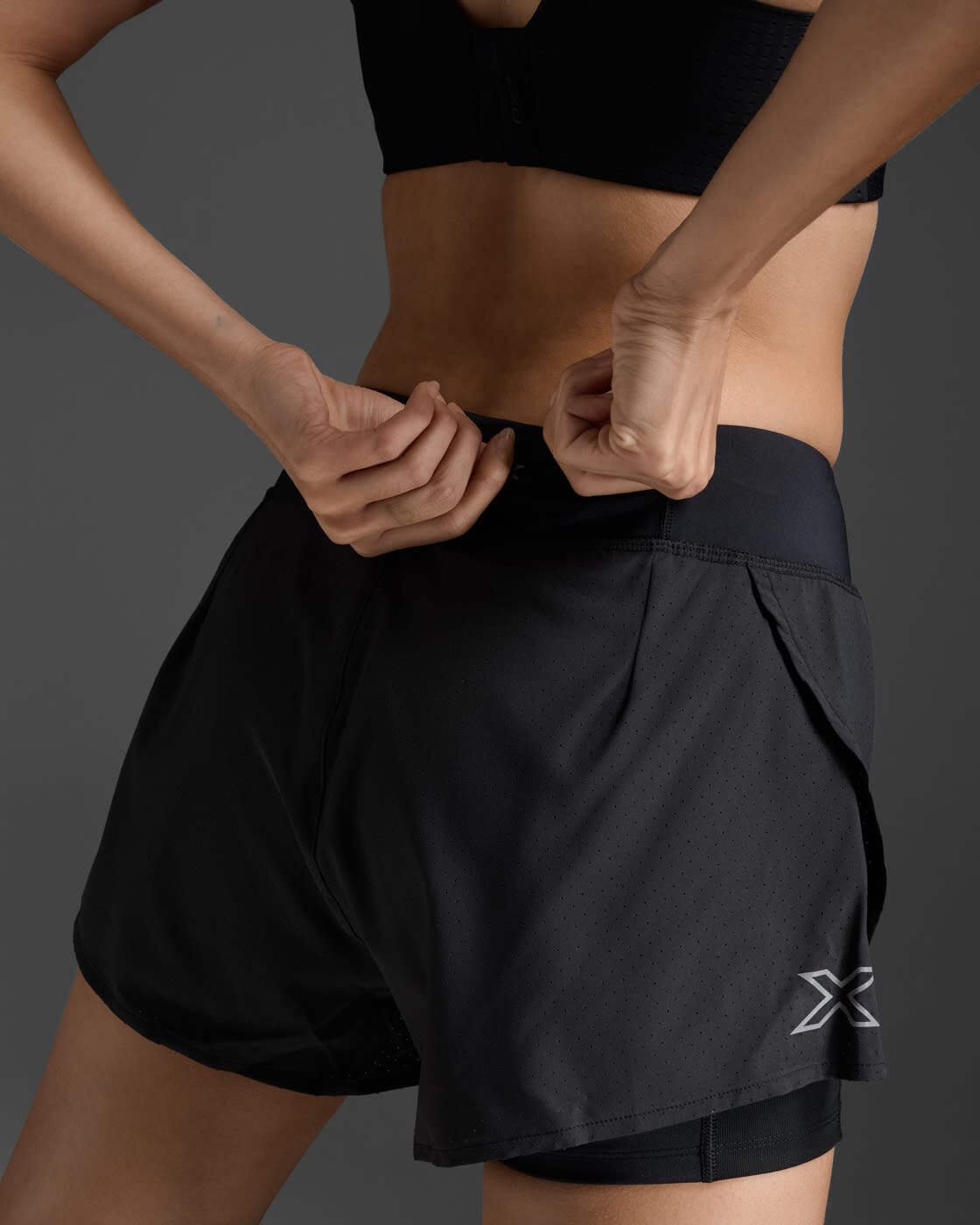 2XU Aero 2 in 1 4 inch shorts