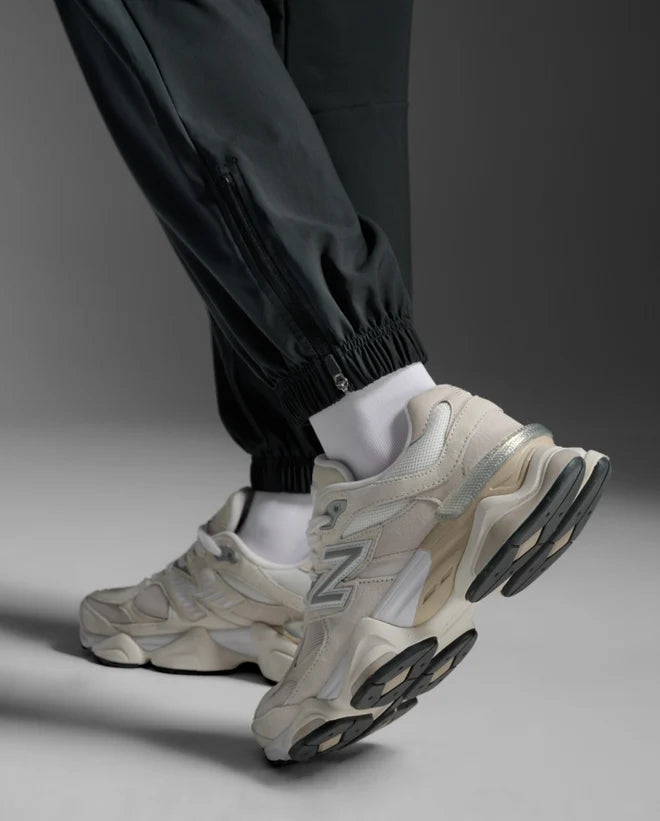 2XU Womens Aero Hi-Rise Woven Jogger