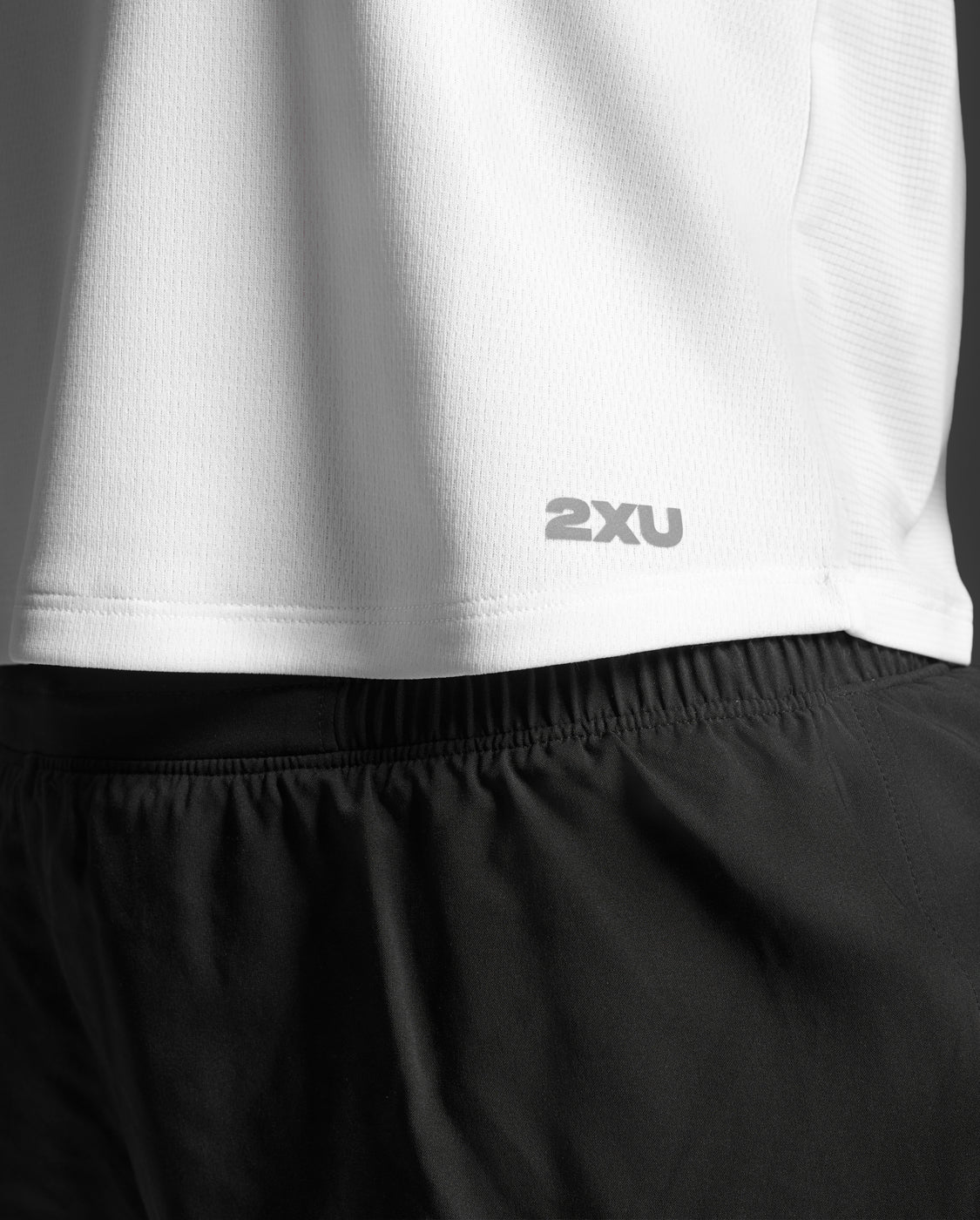 2XU Womens Aero Mesh Crop Tank