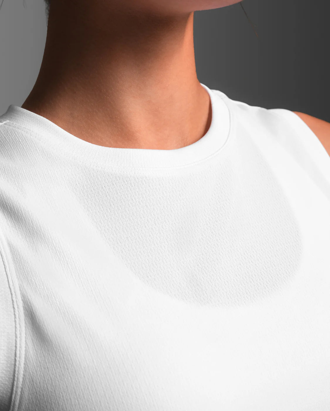 2XU Womens Aero Mesh Crop Tank