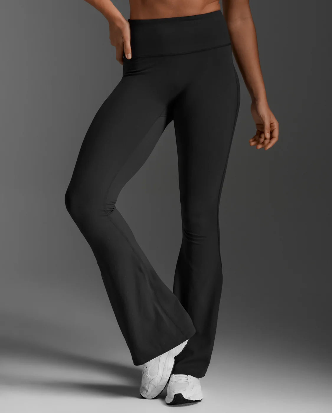 2XU Womens Fluid Hi-Rise Flare Pant