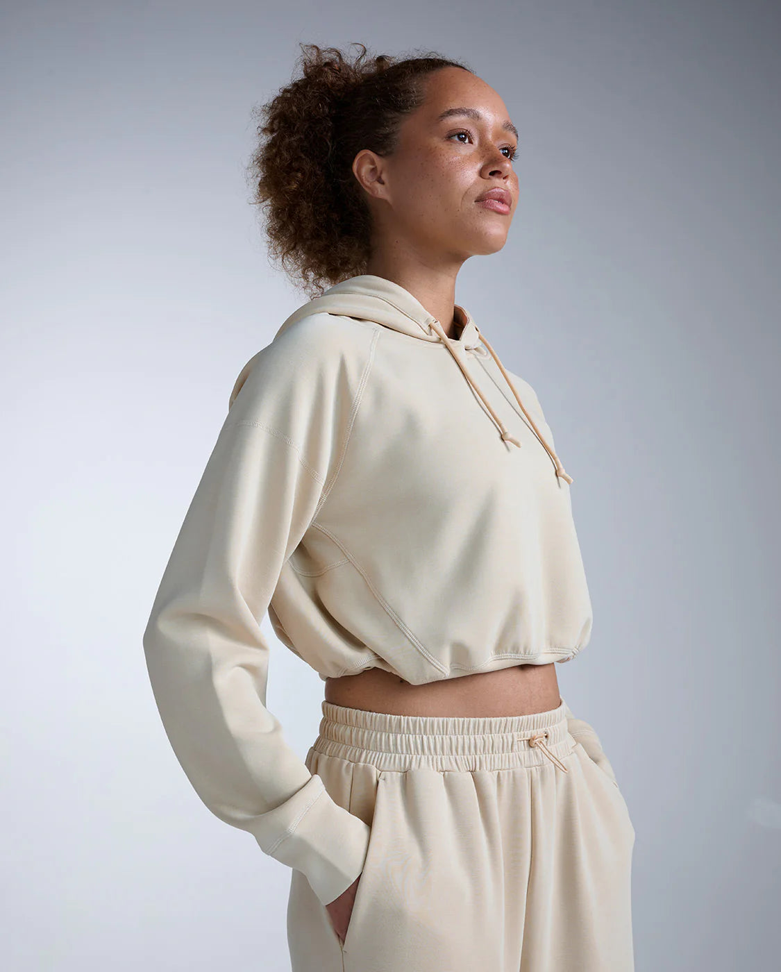 2XU Womens Wonderluxe Sand Washed Hoodie Mojave Desert White